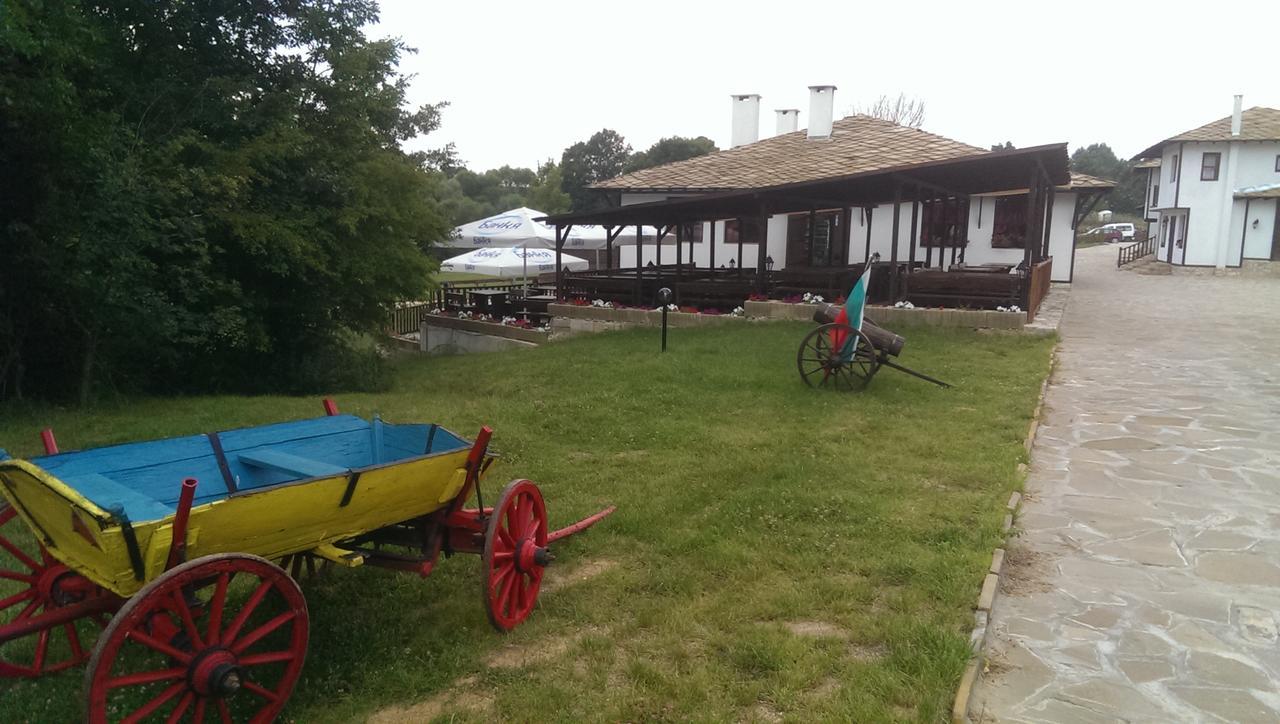 Ethnocomplex Krivini Hotel Exterior photo